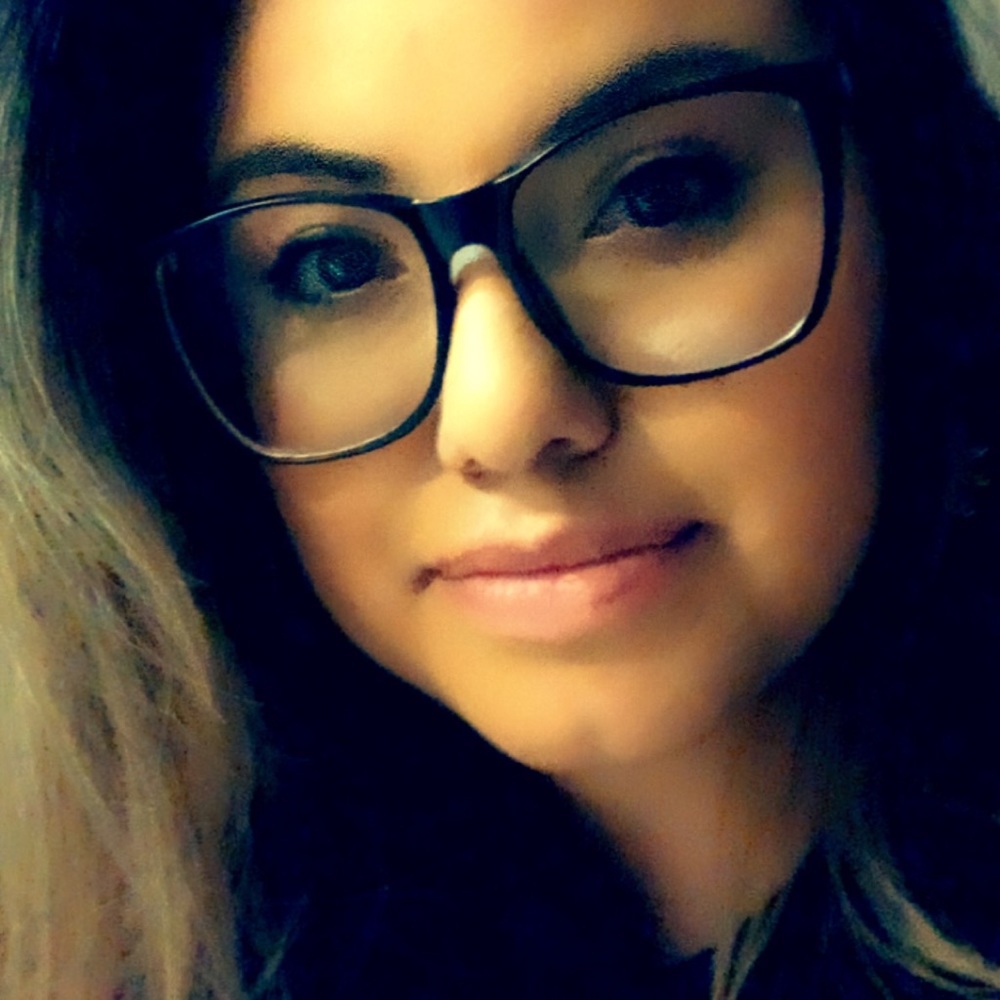 Meet your Posher, Cecilia